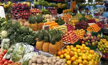 Tour plaza de mercado en bogotá variedad gastronómica en Colombia yo viajo con parkway agencia de viajes
